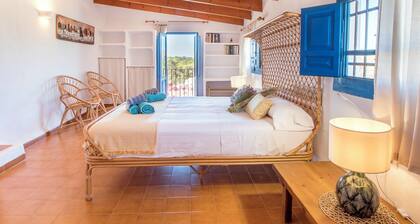 Migjorn house10pax.5 bedrooms+5 bathrooms.Sea views.800 meters Migjorn beach.