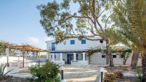 Exterior - Migjorn house10pax.5 bedrooms+4,5 bathrooms.Sea views.800 meters Migjorn beach. (Formentera)