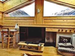 Interior - Charming house with views completely refurbished, decor is neat and warm,  (Les Houches)
