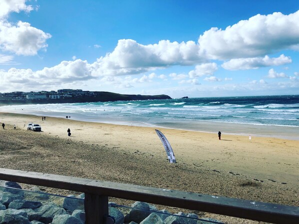 Una playa cerca