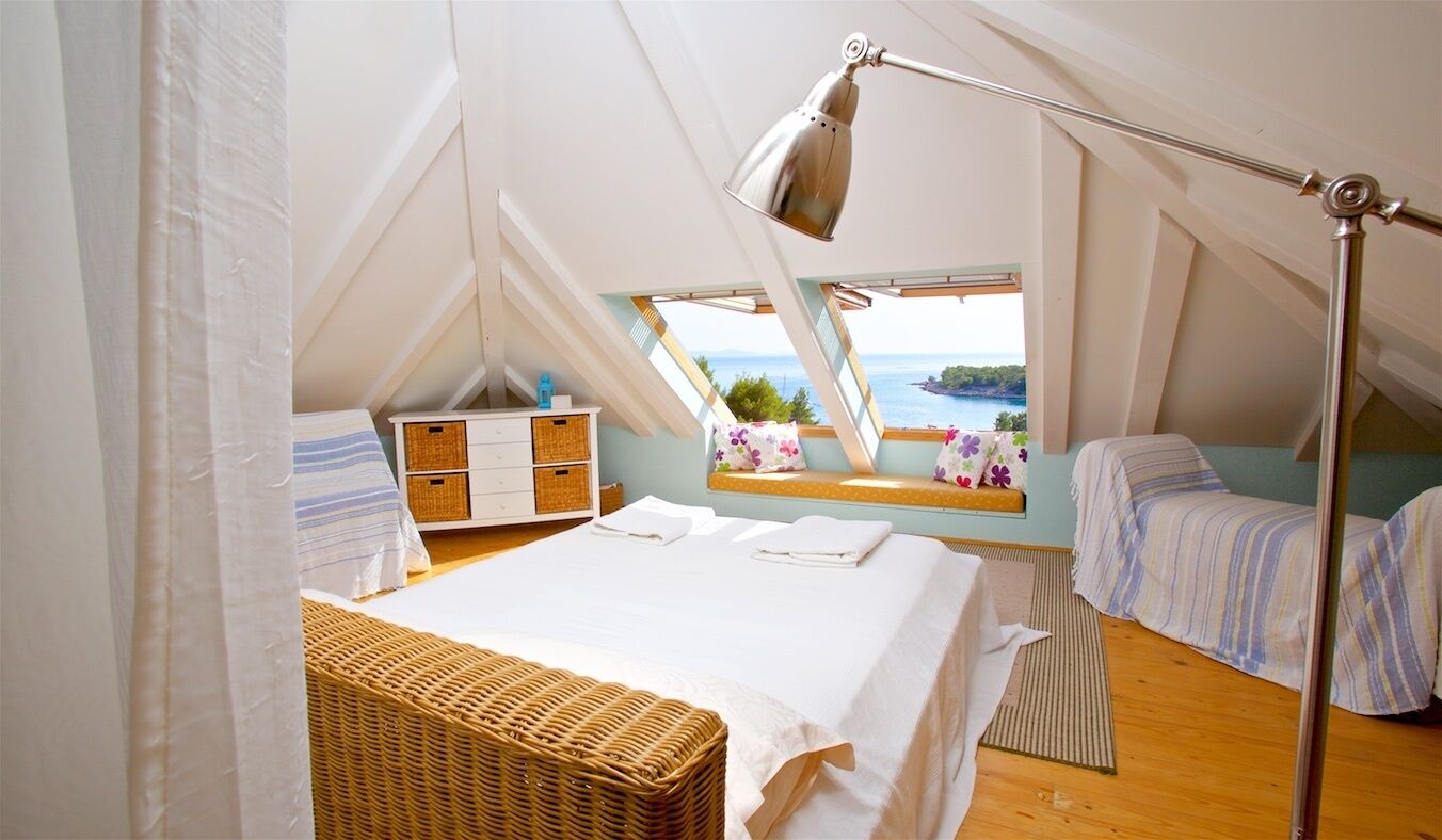 Attic suite with sea view and privacy