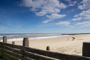 Beach - Wyndham Beach House, Walcott, Norfolk (Norwich)