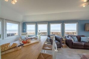 Een televisie en een dvd-speler