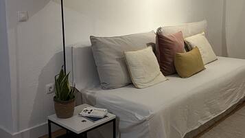 1 bedroom, iron/ironing board, travel crib, WiFi