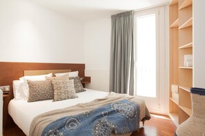 4 slaapkamers, een kluis op de kamer, een bureau