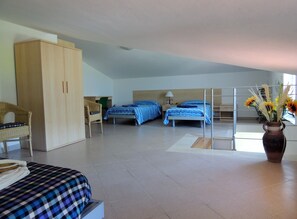 3 bedrooms, iron/ironing board, free WiFi, bed sheets