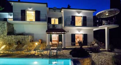 Villa Alexia - Seafront Serenity in Corfu