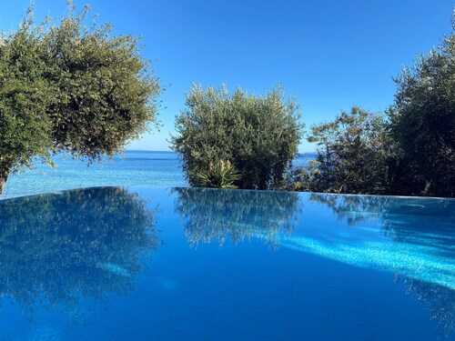 Villa Alexia - Seafront Infinity Pool Villa | Private Beach | Sleeps 12 | Corfu