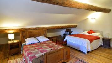 8 Schlafzimmer, Bügeleisen/Bügelbrett, kostenloses WLAN