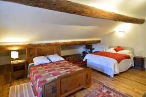 8 Schlafzimmer, Bügeleisen/Bügelbrett, kostenloses WLAN