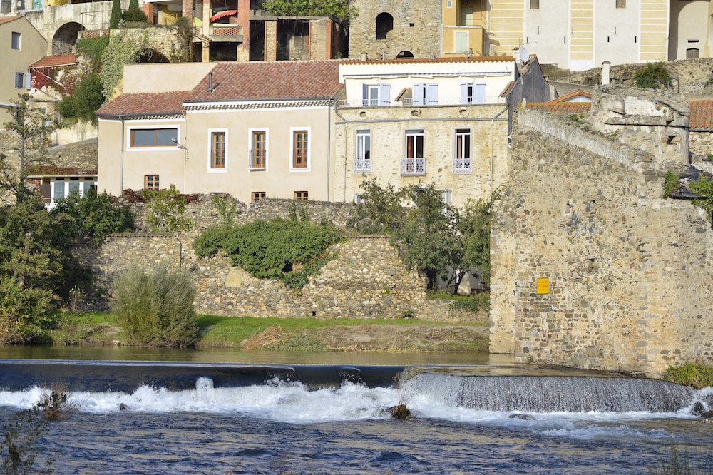 Les Tiers.Beautifully restored riverside property.