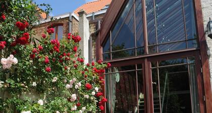 5* holiday home with Cosy Garden in the Historic Centre of Bruges