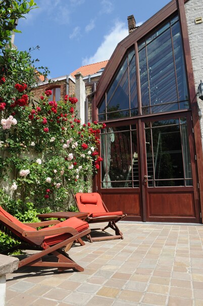 5* holiday home with Cosy Garden in the Historic Centre of Bruges
