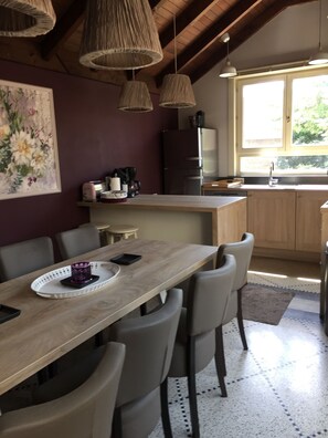 Fridge, microwave, oven, stovetop - 5* holiday home with Cosy Garden in the Historic Centre of Bruges (Brugge)