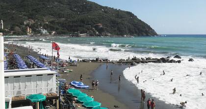 Prestigious studio apartment 150 mt. from the sea... Levanto (SP) CIN: IT011017C28T6VGYGQ