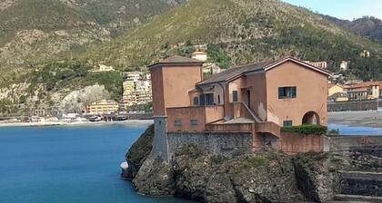 Prestigious studio apartment 150 mt. from the sea... Levanto (SP) CIN: IT011017C28T6VGYGQ