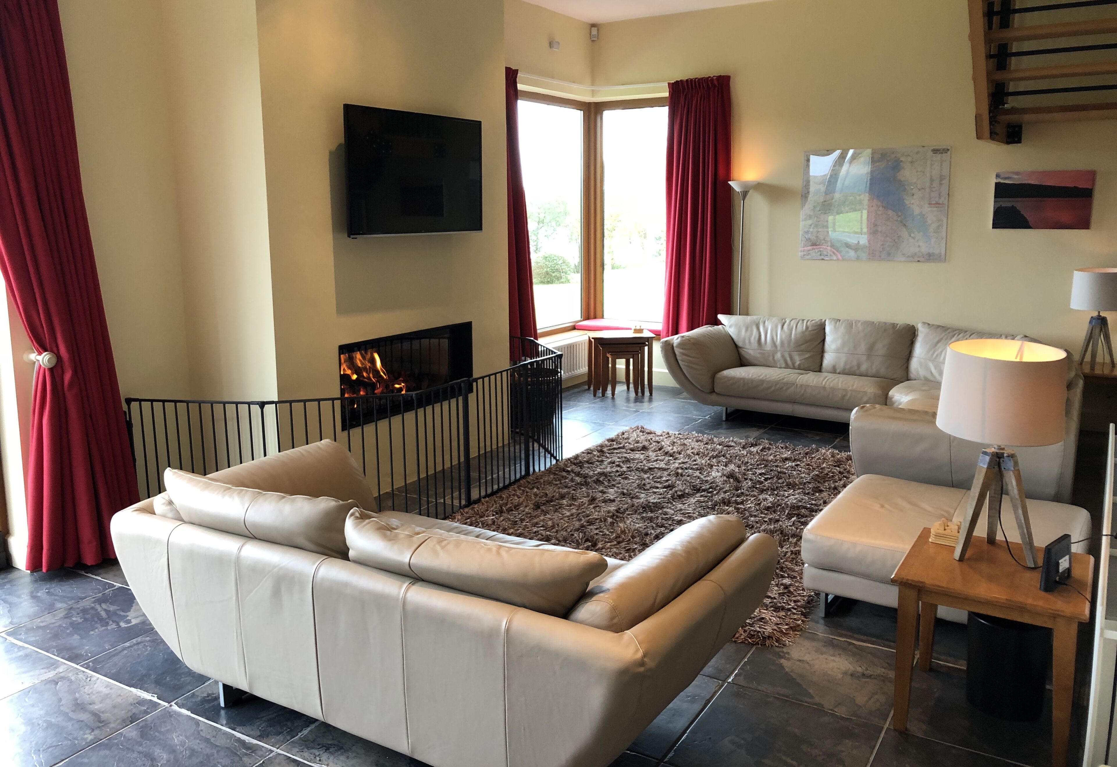 Kingfisher Lodge gives guests direct access to Lough Erne and private jetty.