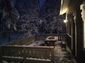 Outdoor dining - Holiday home Rakki Pirtti, enjoy the real Lapland (Luosto)