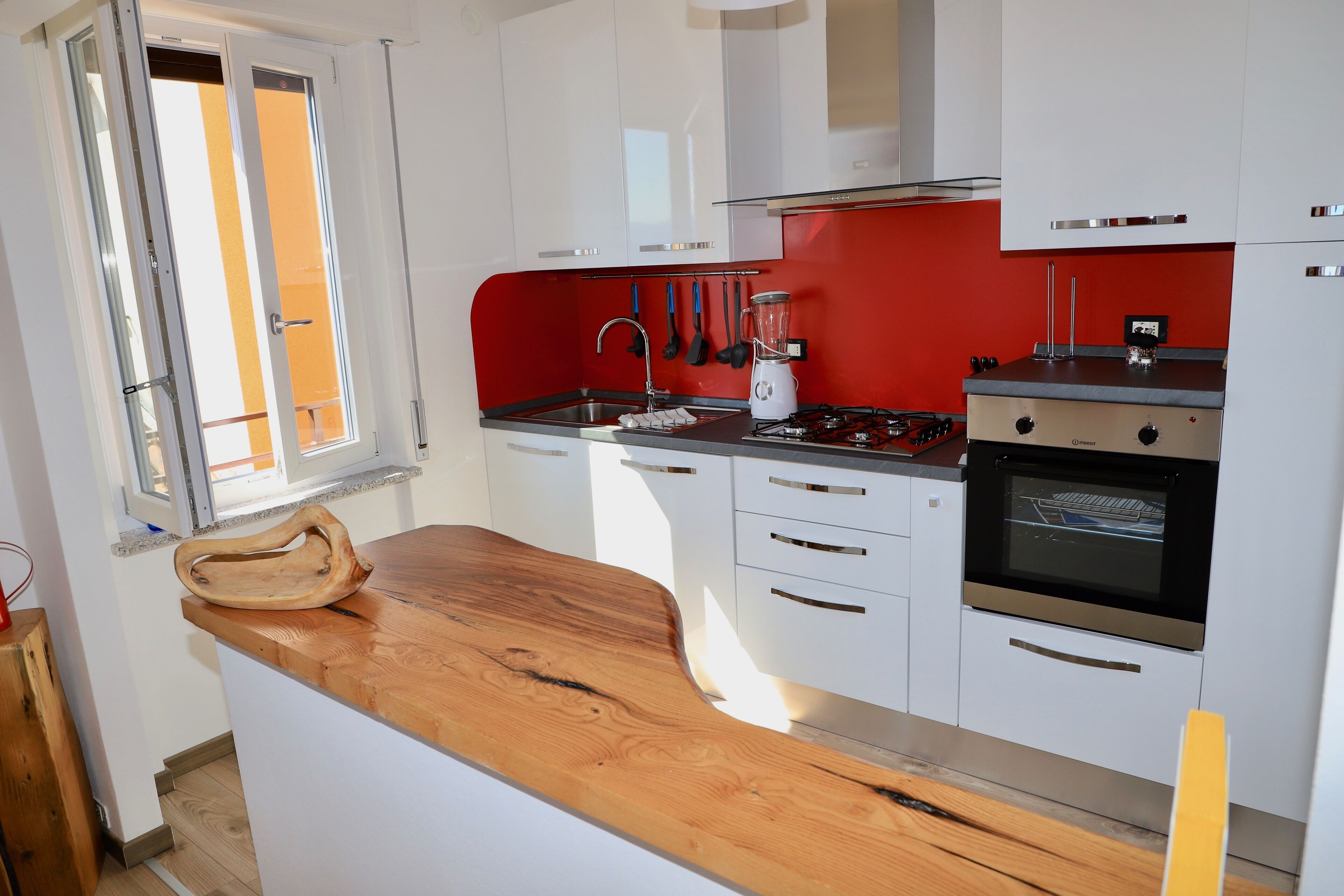 Lara's Home central Varenna