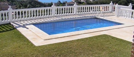 Piscina | Una piscina al aire libre