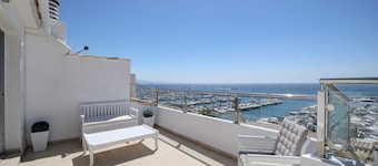 Puerto Banus, Marbella Luxury in centre of port amazing views near golf<br>