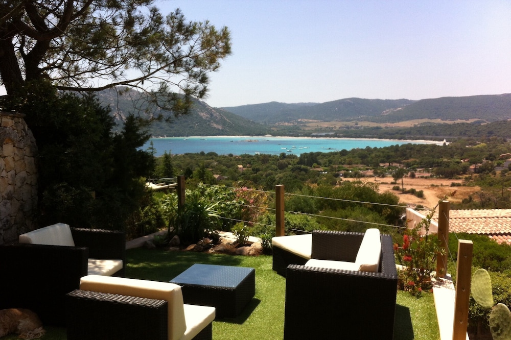 Mini renovated villa SEA VIEW sleeps 4 Santa Giulia bay BEACH 800m walk