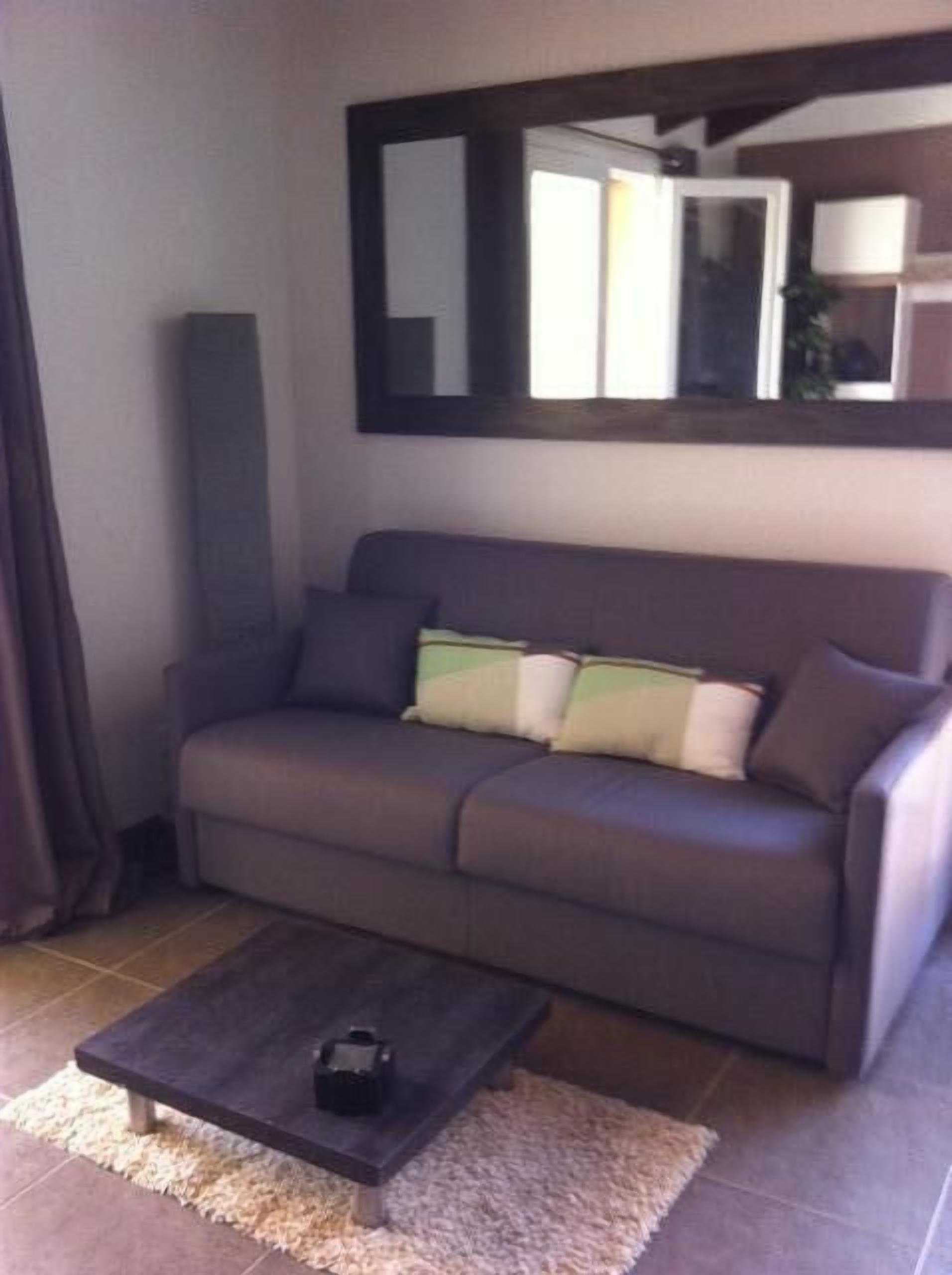 Mini renovated villa SEA VIEW sleeps 4 Santa Giulia bay BEACH 800m walk