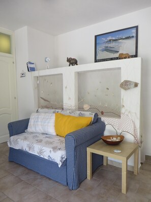 2 bedrooms, iron/ironing board, cots/infant beds, free WiFi