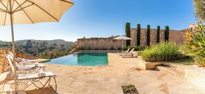 Outdoor pool, pool loungers