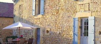 Old 19th-century Périgord farm with a spa