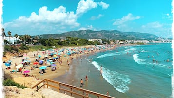 Una spiaggia nelle vicinanze, teli da spiaggia