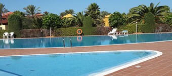 60sq.m Roof Solarium, 50sq.m Rear Terrace: BBQ, Fibre WiFi, TV (BBC, SKY sports)