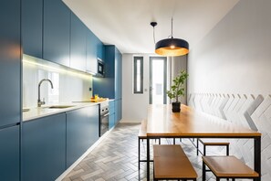 Fridge, microwave, oven, dishwasher