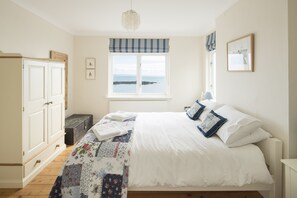 3 bedrooms, desk, iron/ironing board, travel crib - Light filled home from home with spectacular panoramic sea views of Mounts Bay (Mousehole)