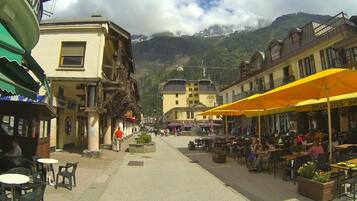 屋外ダイニングエリア