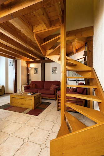 60 sqm Duplex 2 Bedroom Apartment In The Heart Of Chamonix.