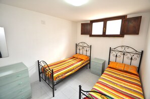 2 chambres, accès au Wi-Fi (inclus), literie fournie