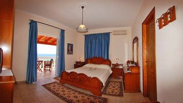 3 habitaciones, caja de seguridad en la habitación y escritorio