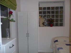 1 soverom, strykejern/-brett, wi-fi og sengetøy