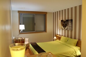 3 makuuhuonetta, äänieristys, silitysrauta/-lauta, internet