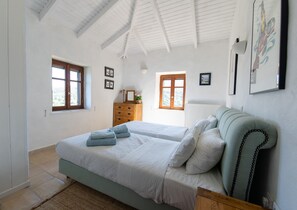 4 chambres, draps en coton égyptien, coffres-forts dans les chambres