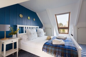 3 slaapkamers, een strijkplank/strijkijzer, wifi, beddengoed