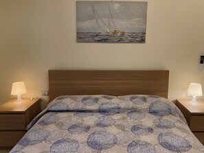 3 chambres, fer et planche à repasser, Wi-Fi, draps fournis