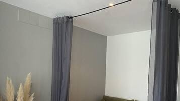 Fernseher, Bücher, Stereoanlage