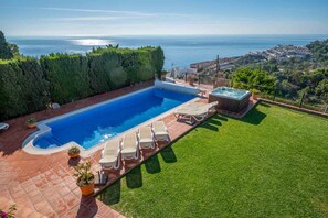 Una piscina riscaldata