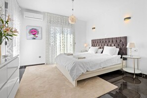 8 chambres, fer et planche à repasser, Wi-Fi gratuit, draps fournis