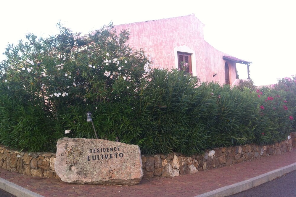 Birgalavò Residence L'Uliveto with pool at 1500 meters dallla beach