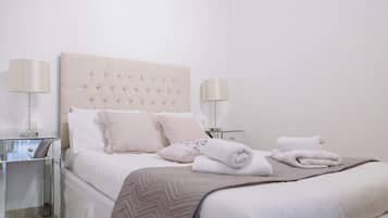 2 bedrooms, iron/ironing board, travel cot, WiFi