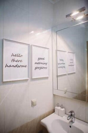 Shower, rainfall showerhead, hair dryer, towels - Family Getaway with Pool in Southern Crete (Lagkada)