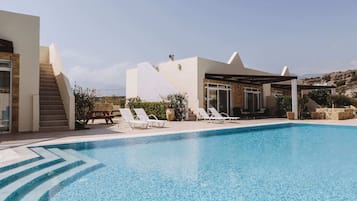 Outdoor pool, pool loungers